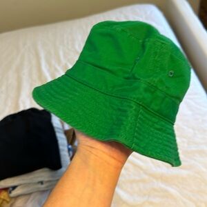 Bucket hat